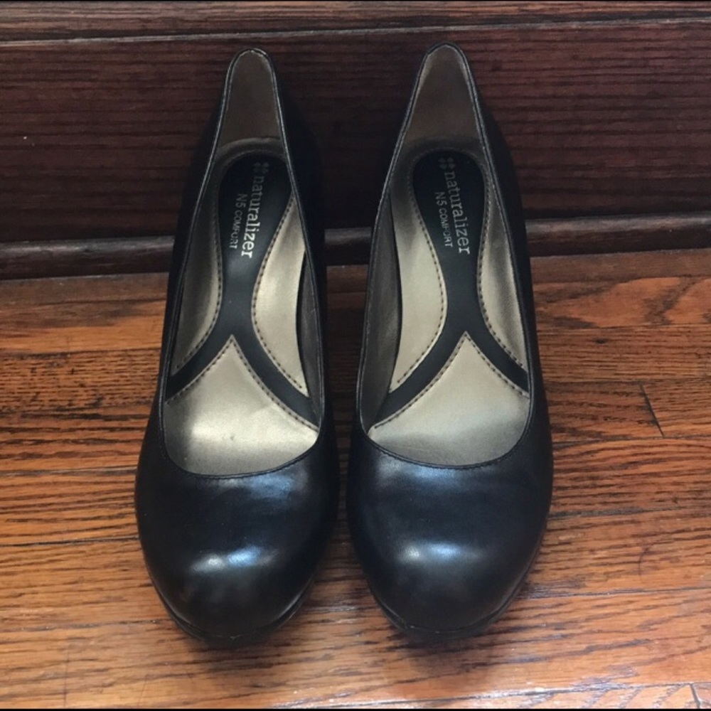 Classy Black Naturalizer Heels Women’s 6.5
